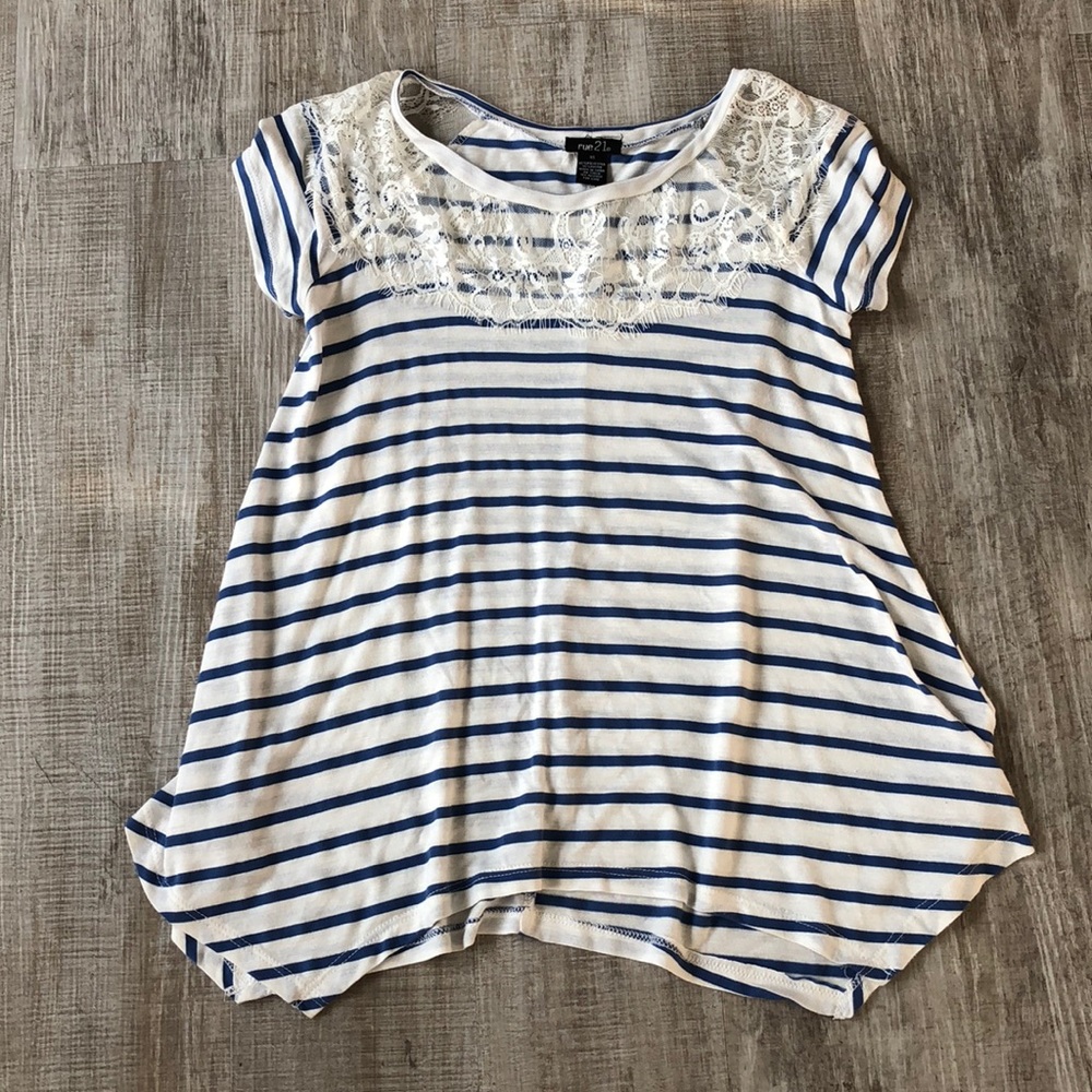 Comfy striped T-shirt